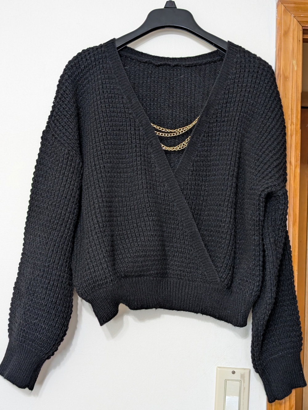 Black Cropped Wrap Sweater w/ Gold Chain Detail – Cozy Knit V-Neck Top